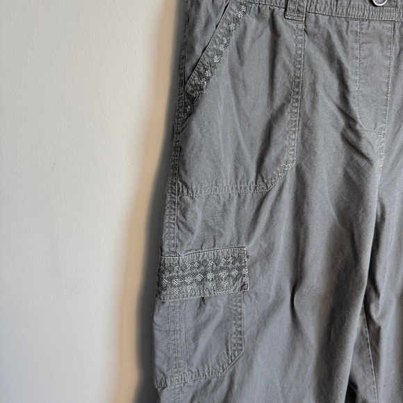 BM Women's Pull On Cargo Capri Pants Gray Size 12 Summer Casual Grunge - Picture 3 of 14